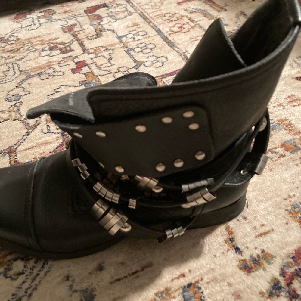 Steven Madden Rocker Boots - Picture 3 of 7